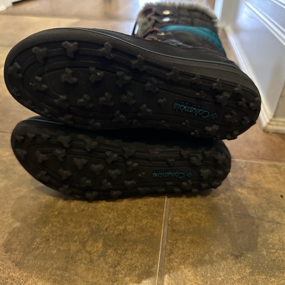 Columbia Women's Heavenly™ Omni-Heat™ Boot - Picture 5 of 6